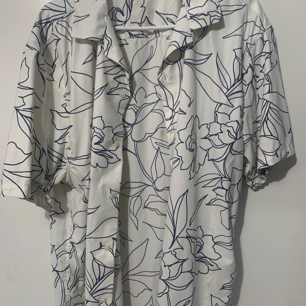 XL beautiful Abercrombie short sleeve shirt. Perfect for summer